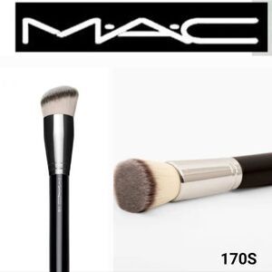 Mac Cosmetics 170S Synthetic Rounded Slant Brush